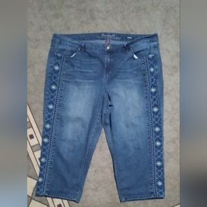 Gloria Vanderbilt Denim Capris with Button Detail